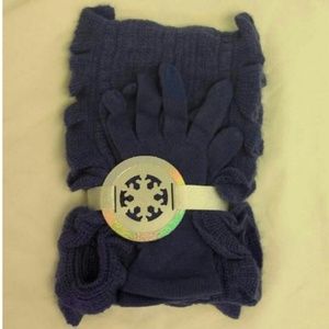 NEW WITH TAG NEW YORK & CO, Scarf AND Matching Glo